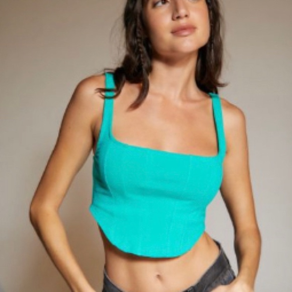 NWOT UO L green crop top